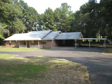 Reeves Lane Front of House and Carports
