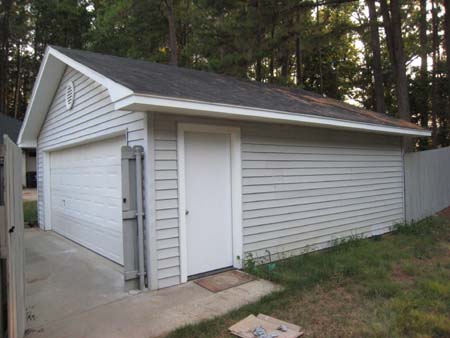 819 Pinegrove Garage
