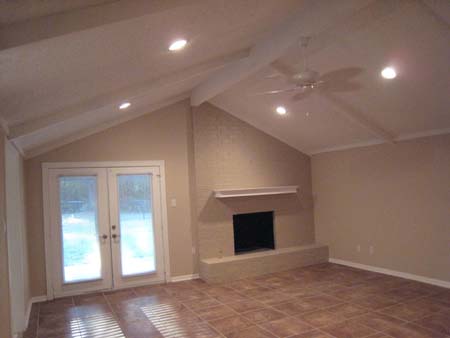 819 Pinegrove Living Room